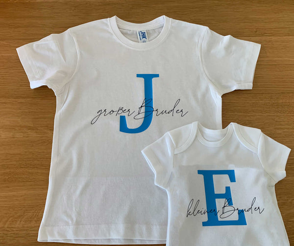 Body und Shirt mit Initialen