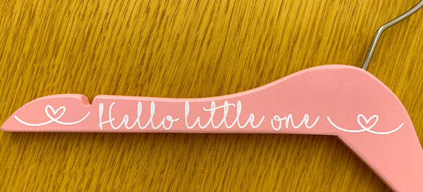 Kleiderbügel Hello little one