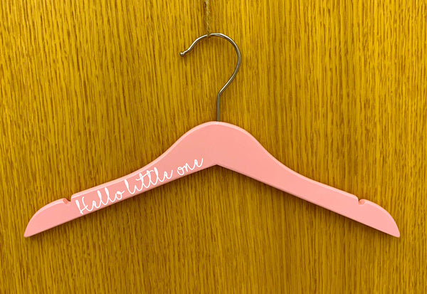 Kleiderbügel Hello little one