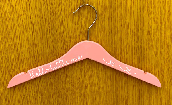 Kleiderbügel Hello little one